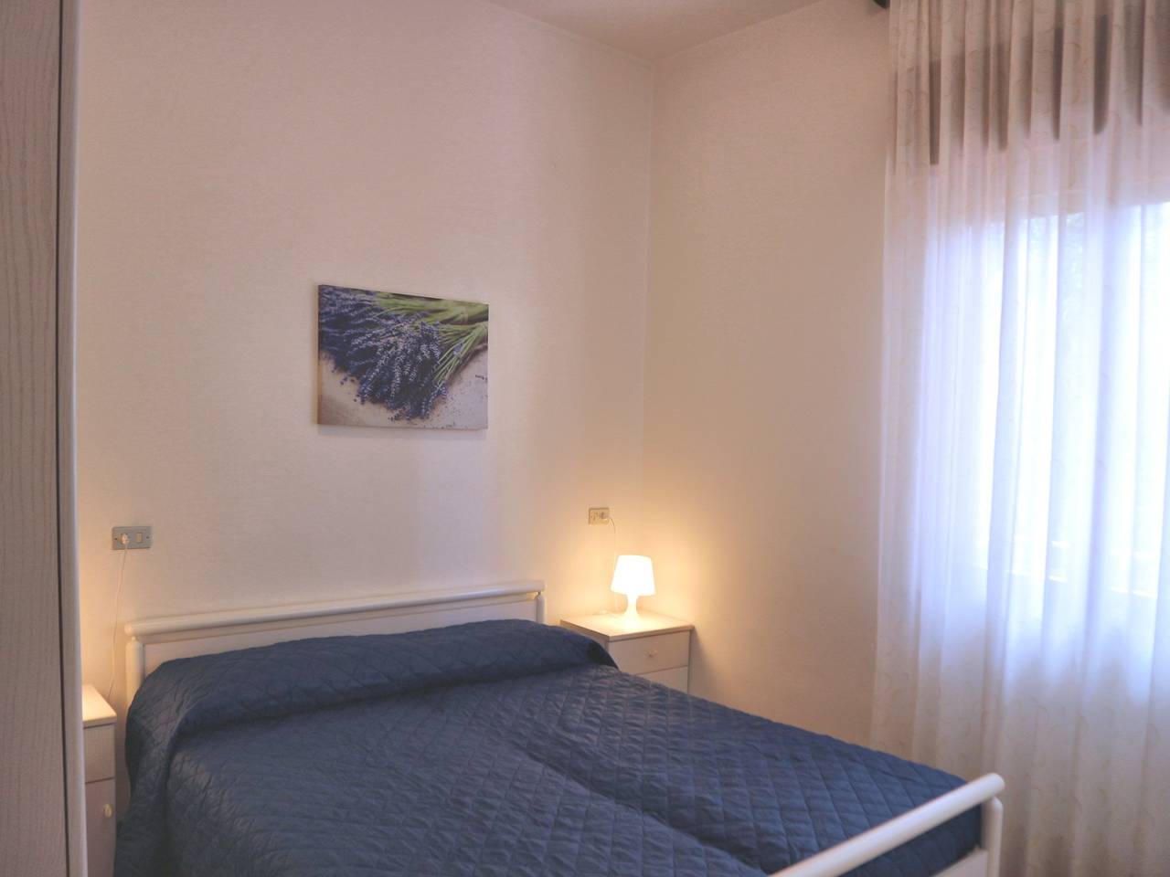Ganze Wohnung, Modernes Apartment, 1,5 km vom Strand entfernt, mit WLAN und Parkplatz in Lignano Sabbiadoro, Udine Provinz