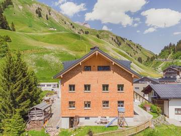 Chambre d’hôte pour 5 personnes, avec sauna ainsi que terrasse et vue à Schröcken