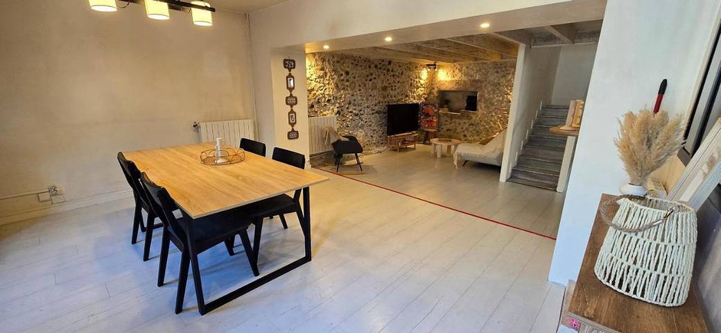 Location de vacances pour 6 personnes, avec jardin, animaux acceptés à Puyoô
