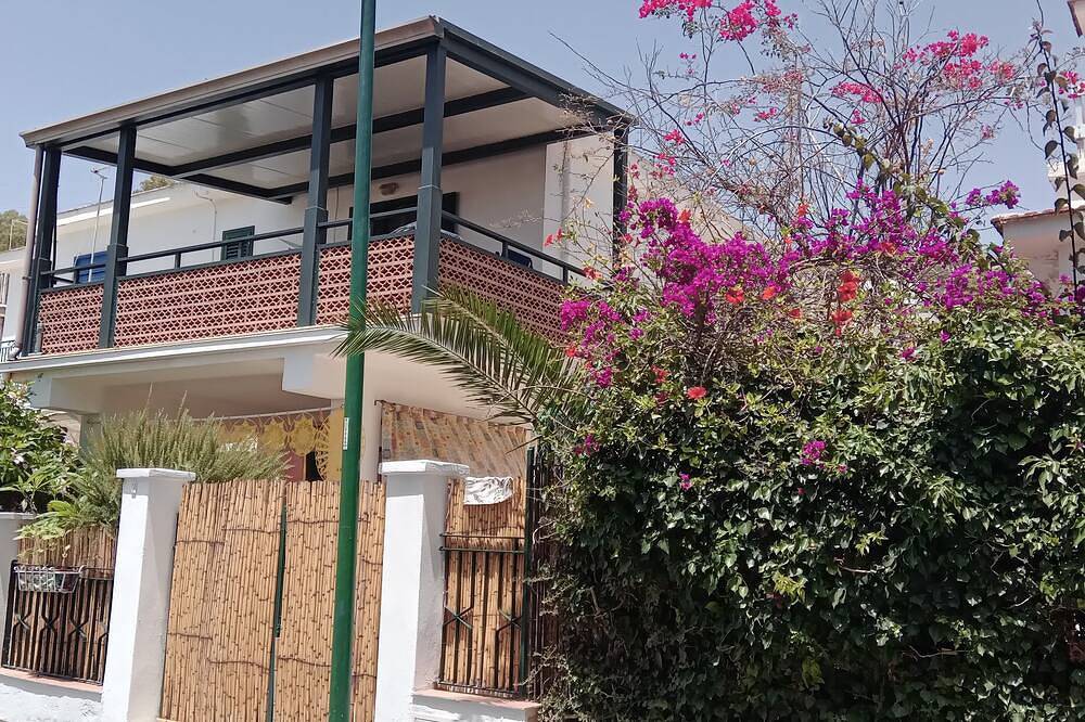 Appartamento intero, 18 km dalla Valle dei Templi di Ag.casa con terrazzo vista mare in Siculiana Marina, Siculiana
