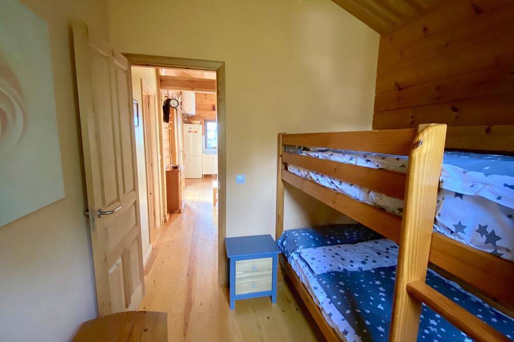 Lovely cottage with fenced off garden and stunning ocean views! in Cariño de Arriba, Cariño