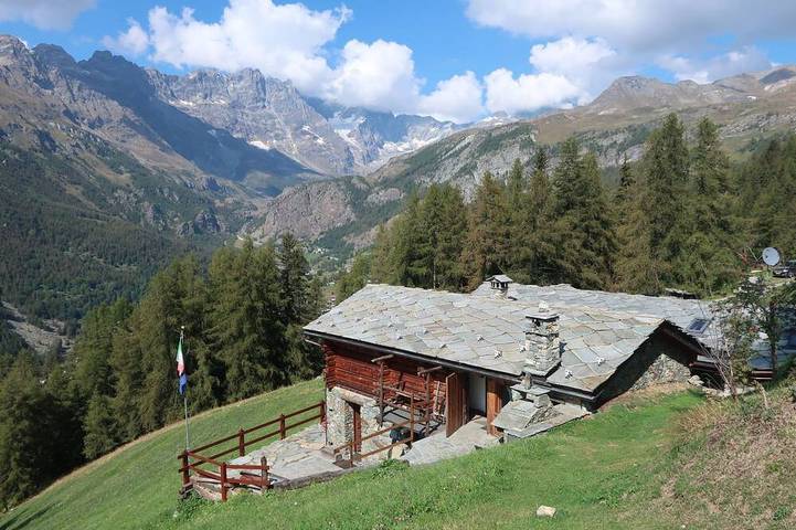 Baita per 2 persone, con giardino in Valtournenche