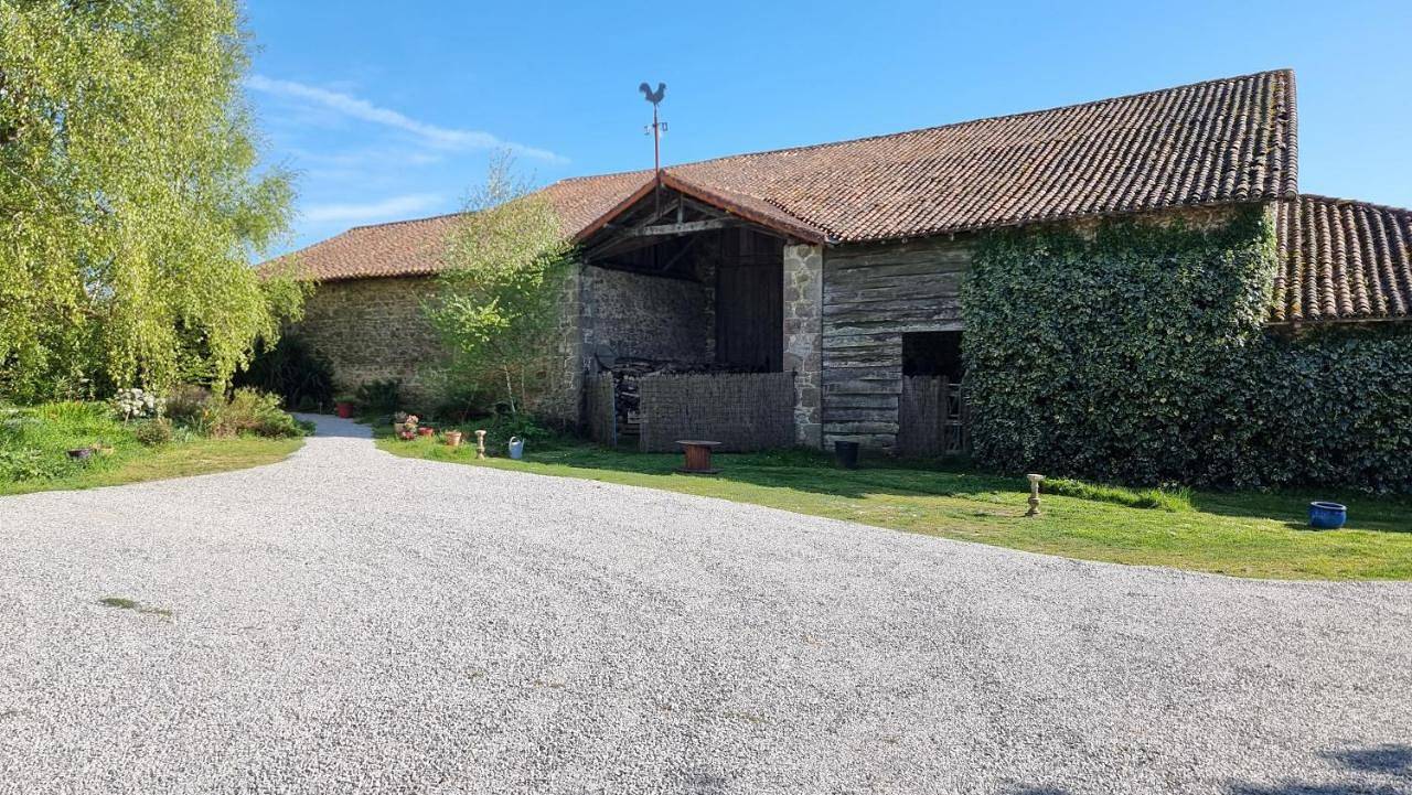 Appartement de vacances entier, Double Room with Private Bathroom in Gourgé, Deux-Sèvres