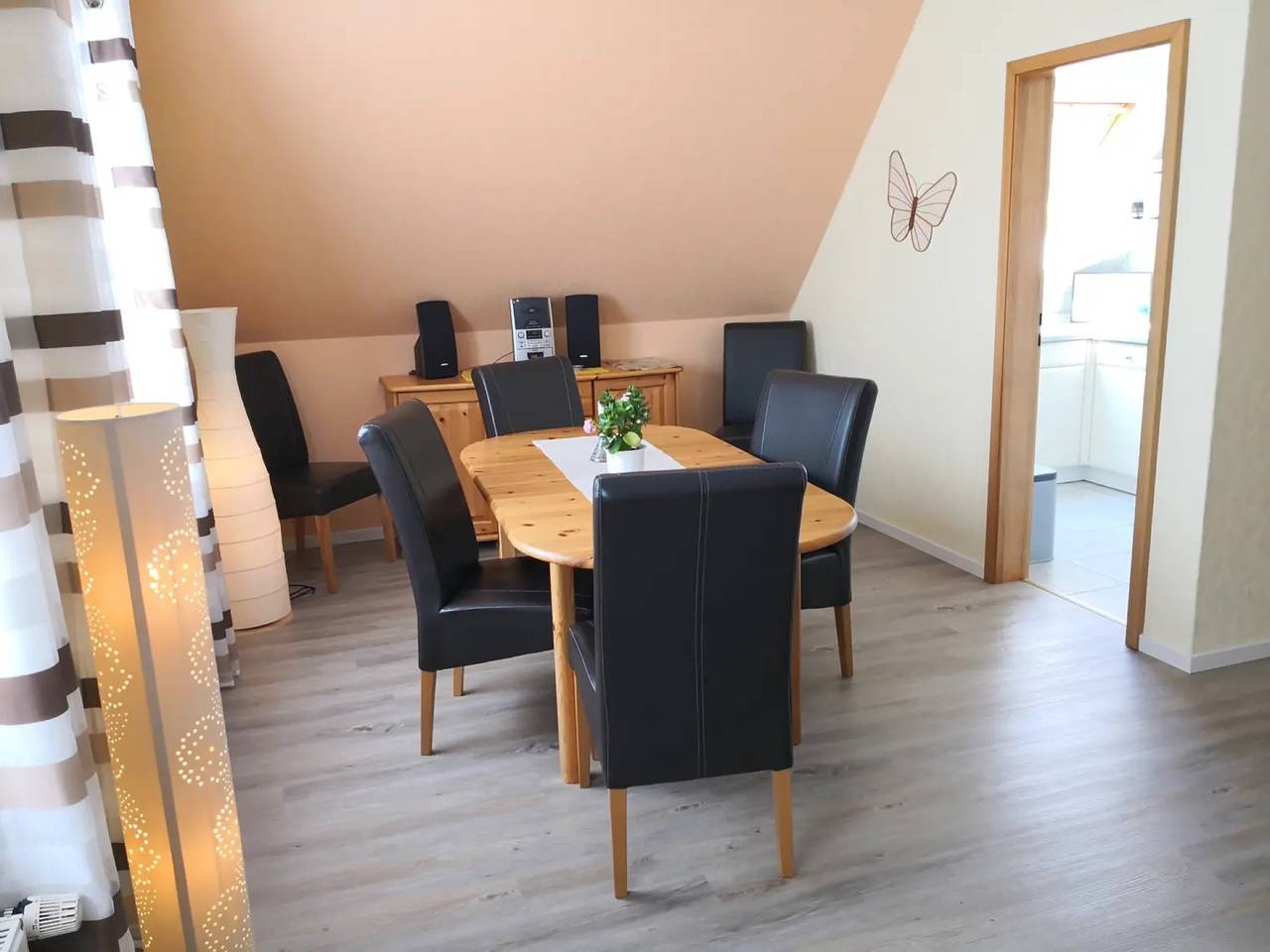 Apartamento entero, Apartamento '4' con terraza compartida, jardín compartido y Wi-Fi in Nordstrand (Municipality), Nordstrand