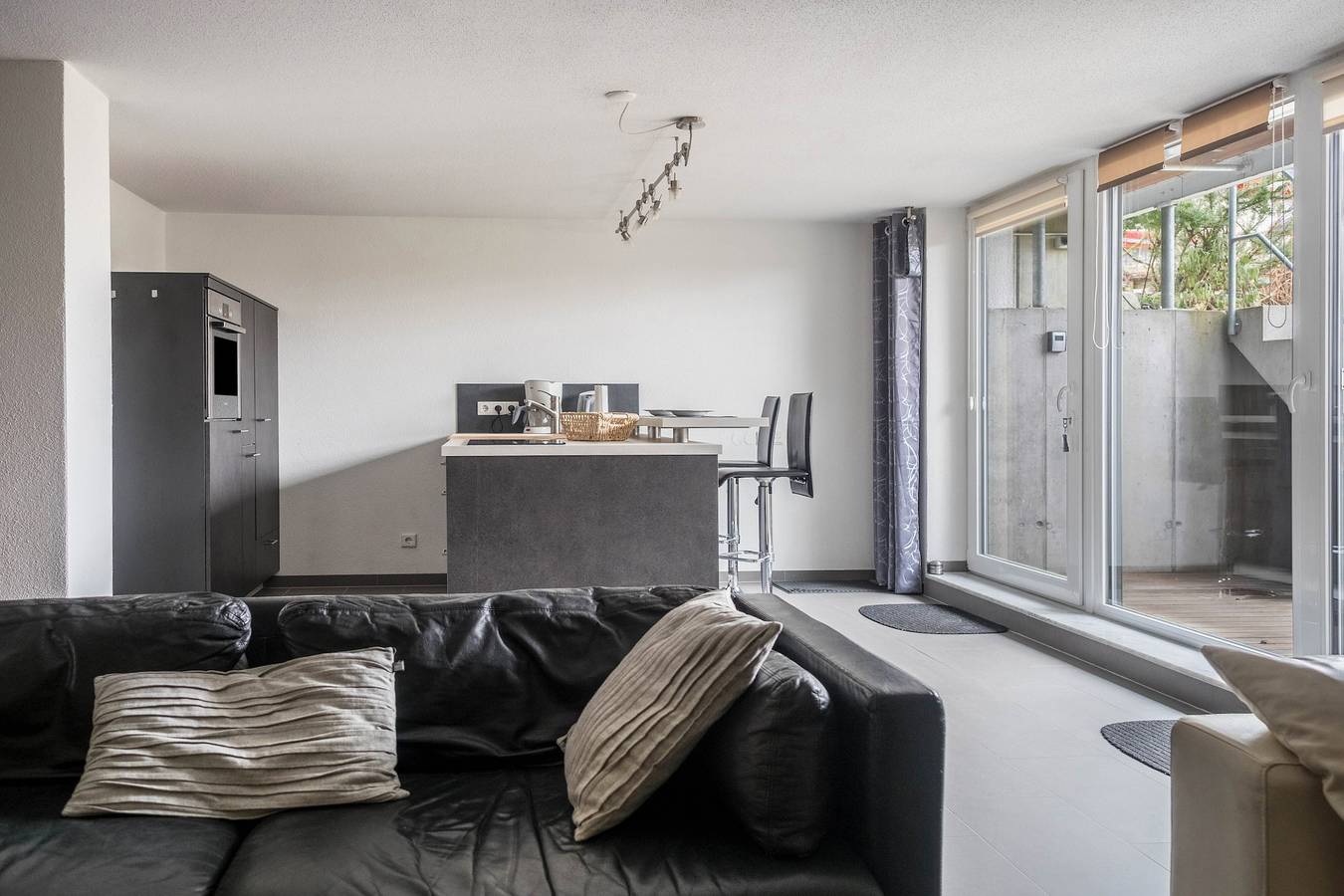 Ganze Wohnung, Moderne Ferienwohnung Steg 1 in ruhiger Lage mit Garten, Terrasse & Wlan in Moos, Untersee