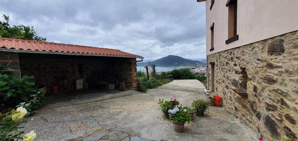 Location de vacances pour 5 personnes, avec vue ainsi que jardin et terrasse, animaux acceptés à Cariño - 4