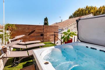 Location de vacances pour 7 personnes, avec jardin et balcon dans Gare Du Grau Du Roi