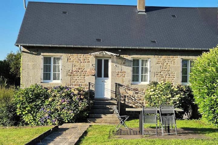 Location de vacances pour 6 personnes, avec jardin et terrasse, animaux acceptés à Bréel