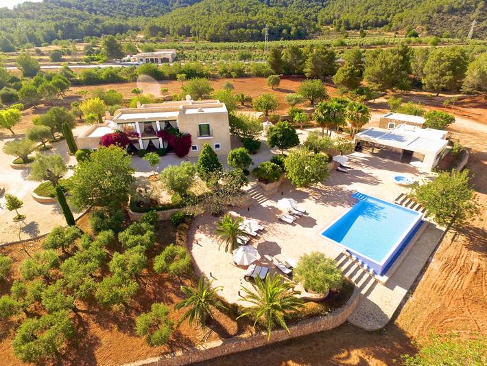 Villa für 12 Personen, mit Terrasse und Garten sowie Whirlpool auf Ibiza