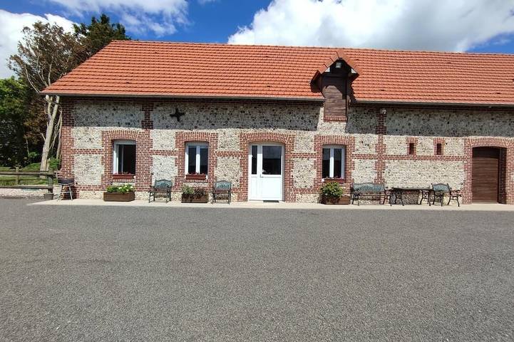 Location de vacances pour 6 personnes, avec Terrasse et Jardin à Thiergeville