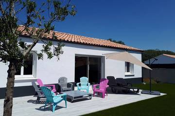 Location de vacances pour 8 personnes, avec jardin dans Plage Du Pont D Yeu Notre Dame De Monts