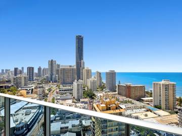 Vacation Rental for 5 Guests in Surfers Paradise, Queensland, Picture 4