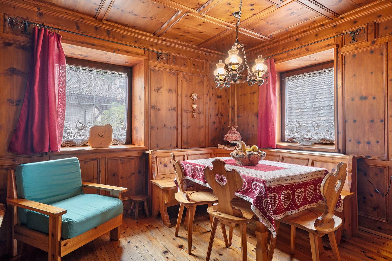 Appartement entier, Appartement 'Girasole Truden' avec vue sur les montagnes, jardin partagé et Wi-Fi in Trodena nel parco naturale, Sud-Tyrol