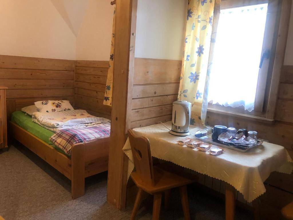 Cały apartament wypoczynkowy, Pokoje Gościnne i Duży Domek Camp Harenda Zakopane z epickim widokiem na Tatry i Giewont in Poronin, Karpaty (Polska)