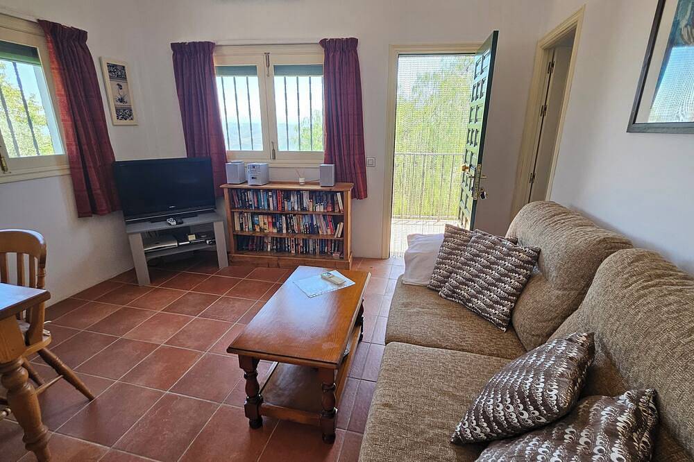Entire apartment, Charming with lake view in Rute, Sierras Subbéticas