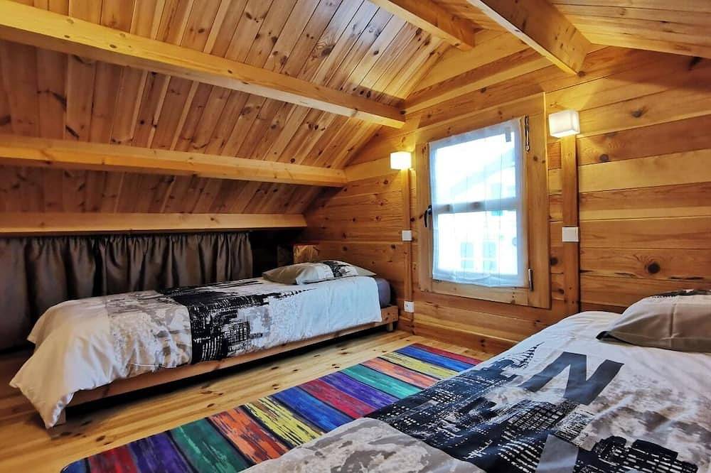 Chalet vue mer, plages et sentier Gr 34 à 150 m, jardin privé in Plouarzel, Région de Brest