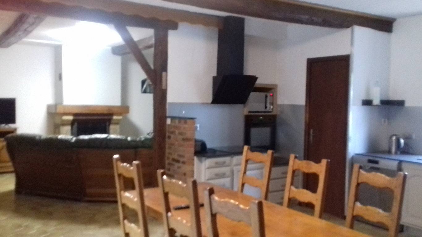 Gîte de Theline avec piscine in Vouziers, Ardennes