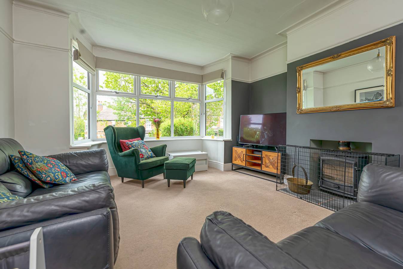 Spacious Home Near Stafford Castle & Victoria Park - Pass the Keys in Stafford, Staffordshire