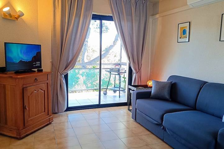 Appartamento intero, Casa Storia-Appartamento-Terrazza-Bagno privato con doccia in Boulouris, Saint-Raphael Varo