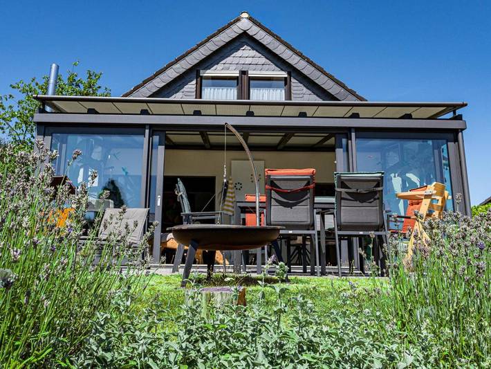 Ferienhaus für 7 Personen, mit Terrasse und Garten sowie Ausblick in Bleialf