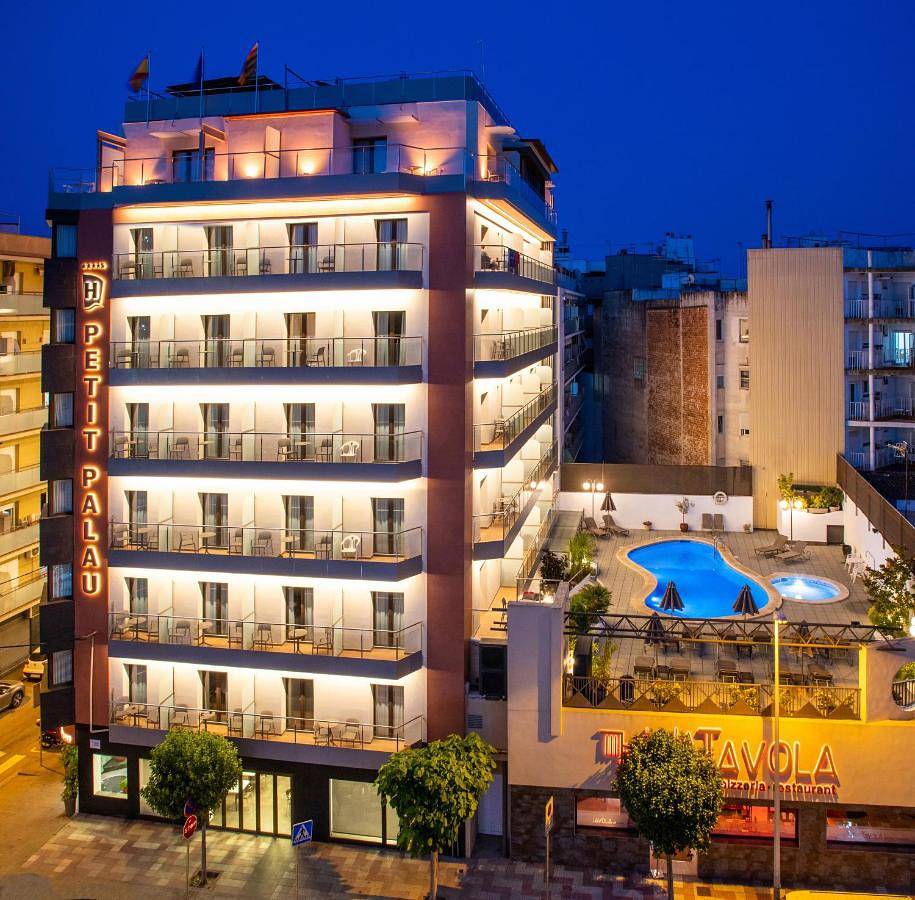 Petit Palau - Adults Only in Els Pins Blanes, Blanes