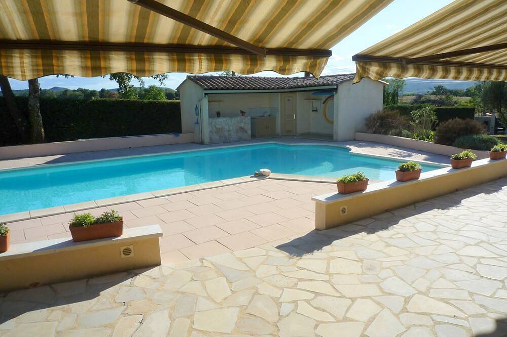 Villa Climatisée Avec Piscine Pour 4 Personnes in Pont-Saint-Esprit, Region de Nimes