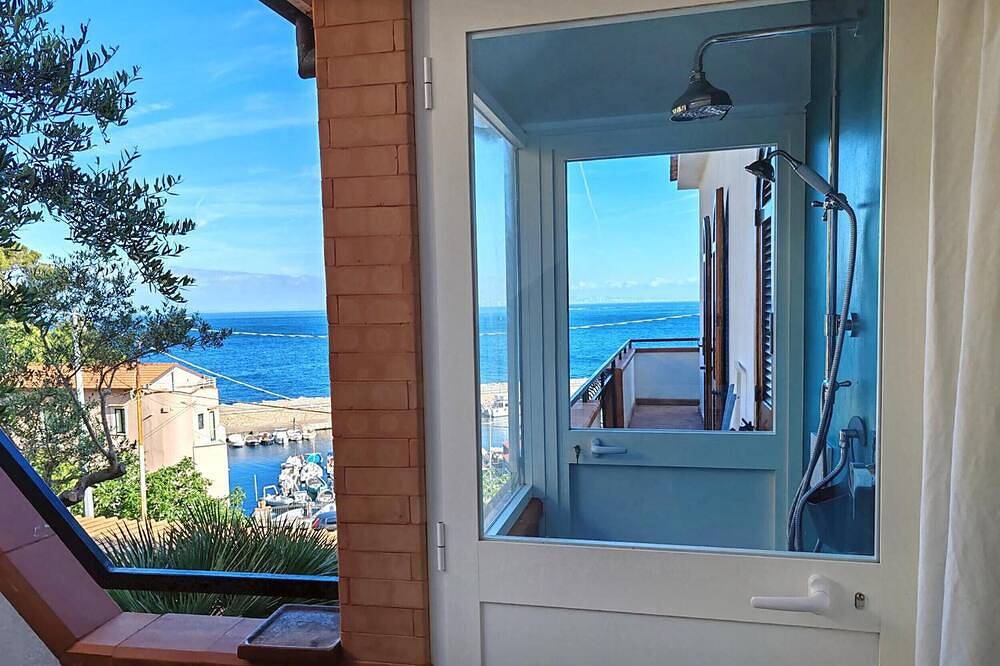 View of the Bay and Charming Houses – Mediterranea & Capricorno in Conca Verde - Sorrento, Massa Lubrense