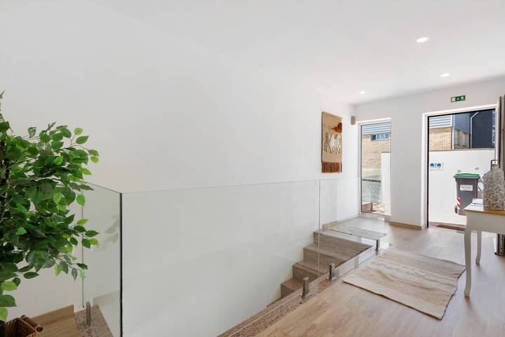Manuelhouse – Modern Two-Story Home in Vila Nova de Gaia in Vilar de Andorinho, Porto District