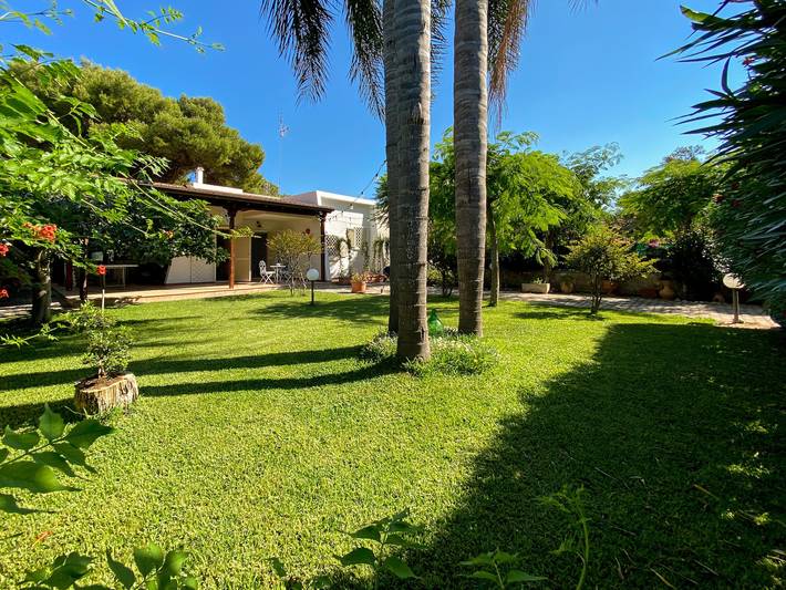 Location de vacances pour 6 personnes, avec jardin à Ugento - 2