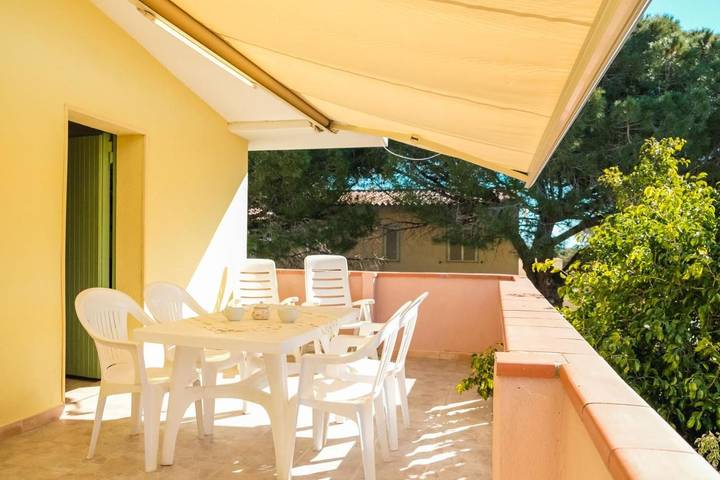 Location de vacances pour 5 personnes, avec jardin ainsi que terrasse et vue dans San Giovanni Sardinia - 3