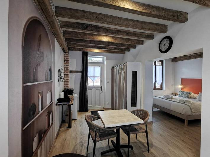 Location de vacances pour 2 personnes, avec Terrasse et Jardin ainsi que Piscine et Vue à Marcilly-en-Gault - 4