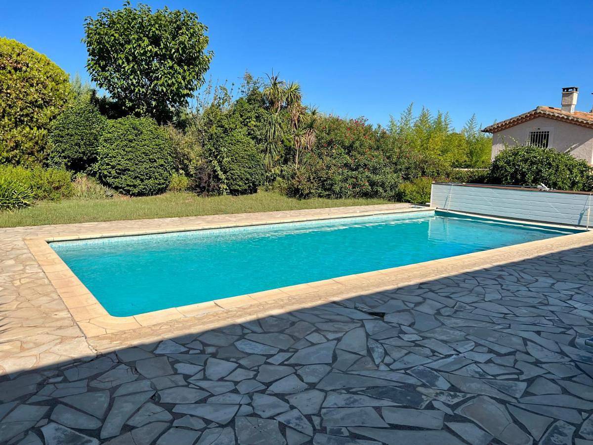 Double Room with Balcony in Pézenas, Côte méditerranéenne (France)