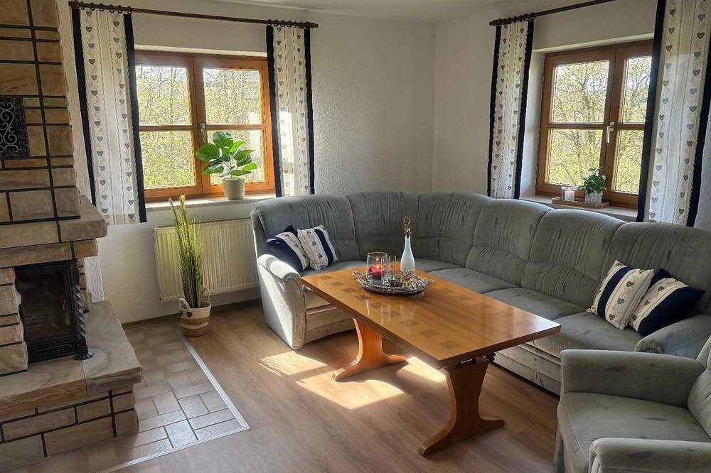 Ganze Wohnung, Großzügig geschnittene Ferienwohnung Kraft in Furth im Wald, Ostbayern