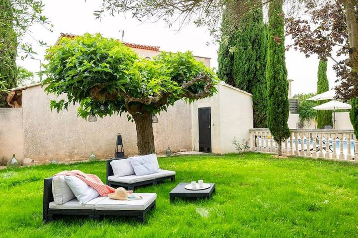 Location de vacances pour 9 personnes, avec Balcon et Terrasse ainsi que Jardin et Piscine à Manduel - 3
