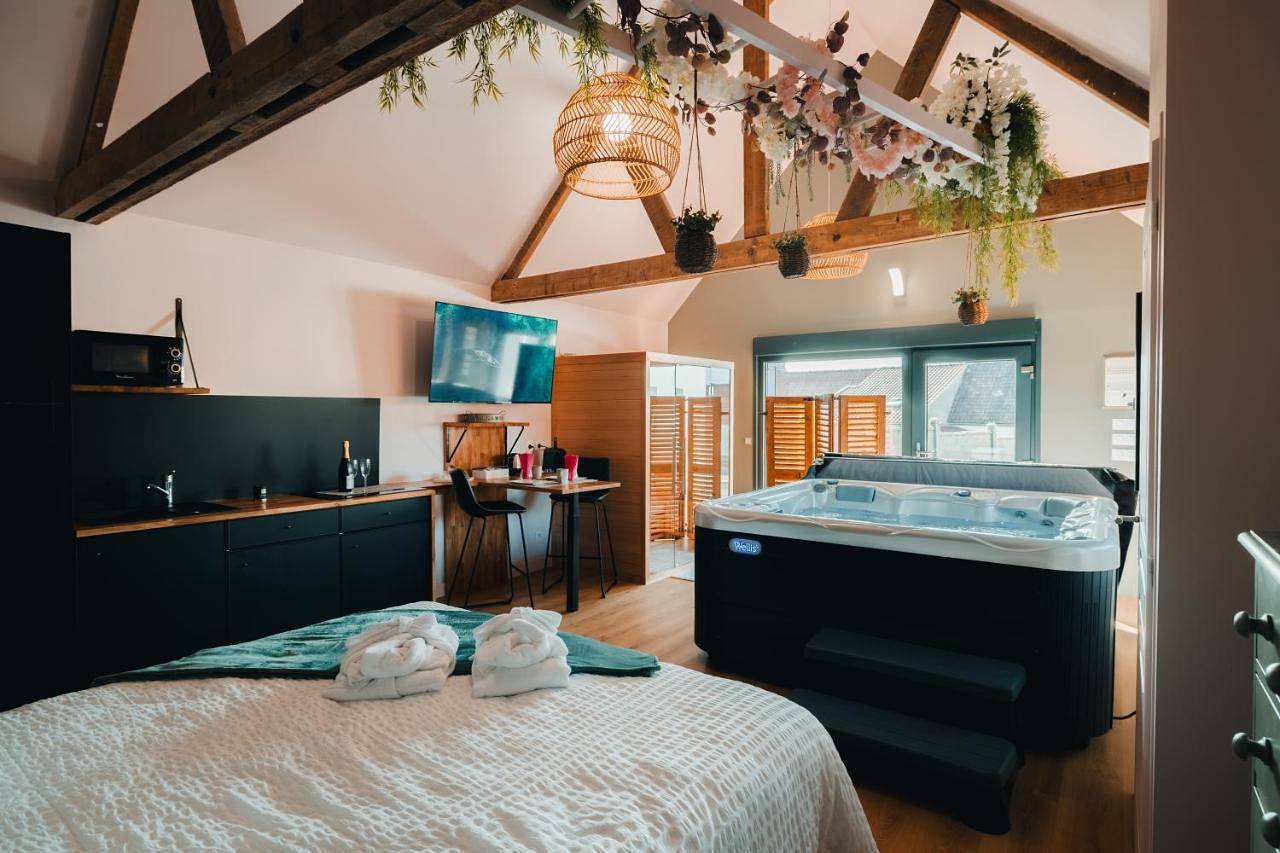Double Room with Terrace in Samer, Région de Boulogne-sur-Mer