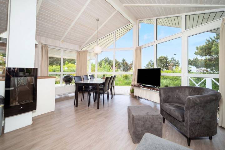 Ferienhaus für 8 Personen, mit Whirlpool und Terrasse sowie Garten und Sauna in Priwall - 4