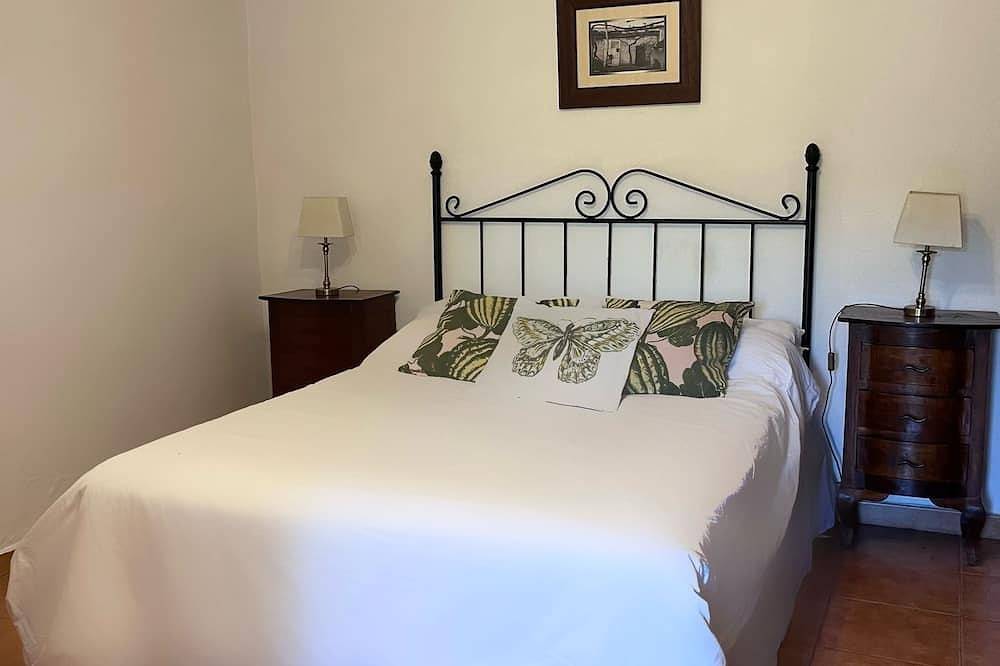 Pretty Reformed Stables With Spectacular Country Views, Private Pool And Gardens in Colmenar, Málaga Province