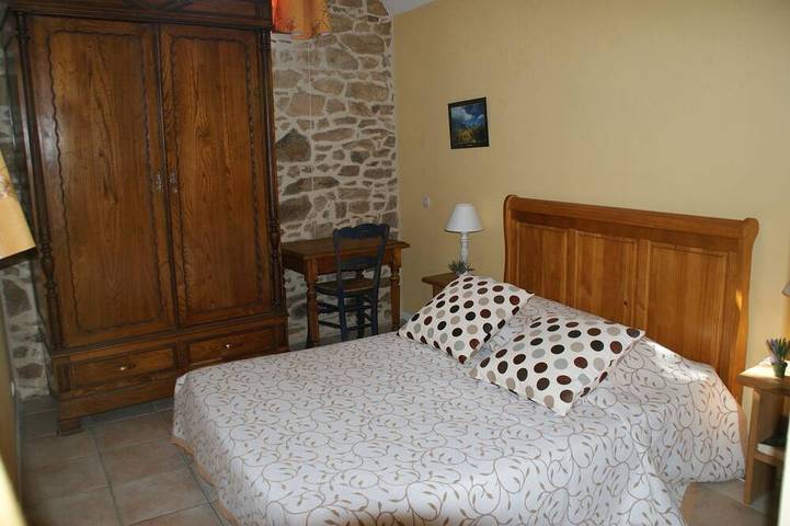 Gîte pour 4 personnes, avec terrasse et jardin à Bégard - 3