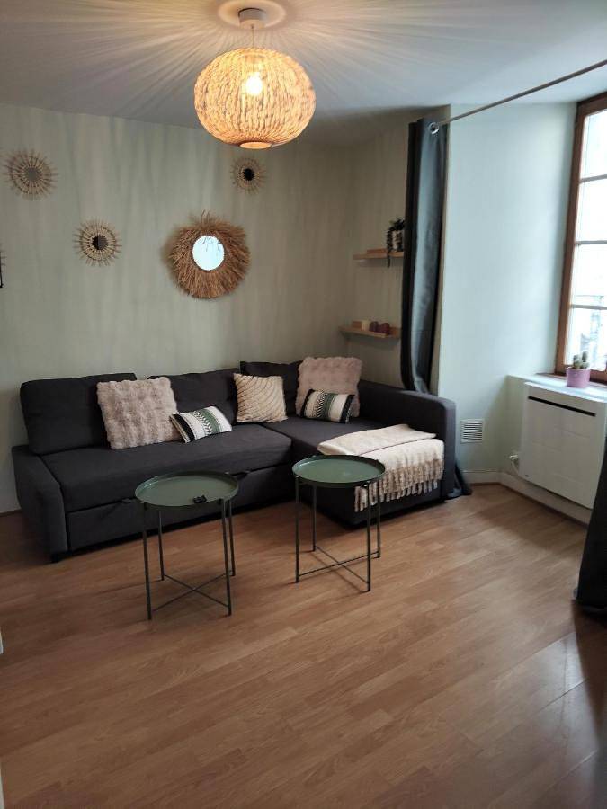 Gîte pour 8 personnes, avec vue et balcon, adapté aux familles dans Office De Tourisme Besse - 2