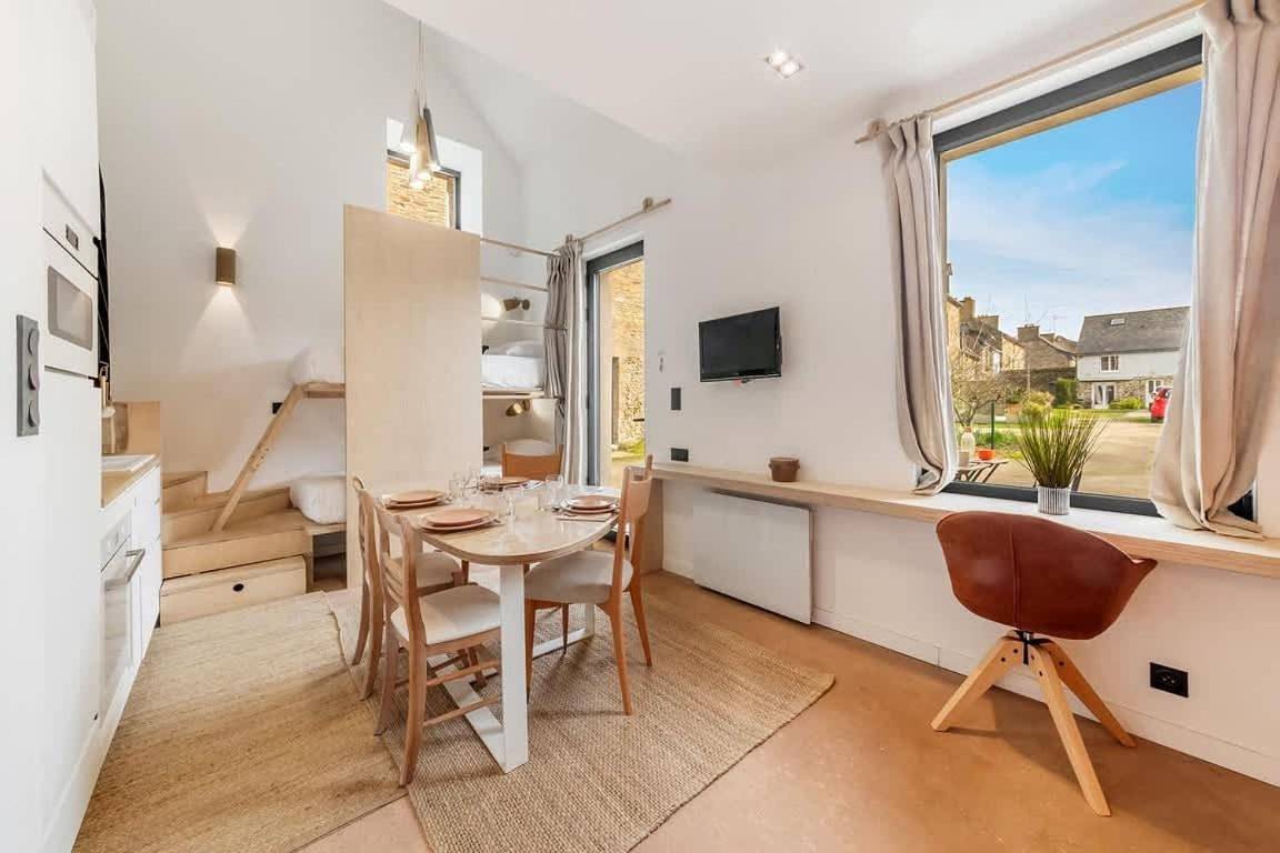 Le Lanwezou - Petite maison - 2 à 4 personnes in Saint-Benoît-des-Ondes, Baie du Mont-Saint-Michel