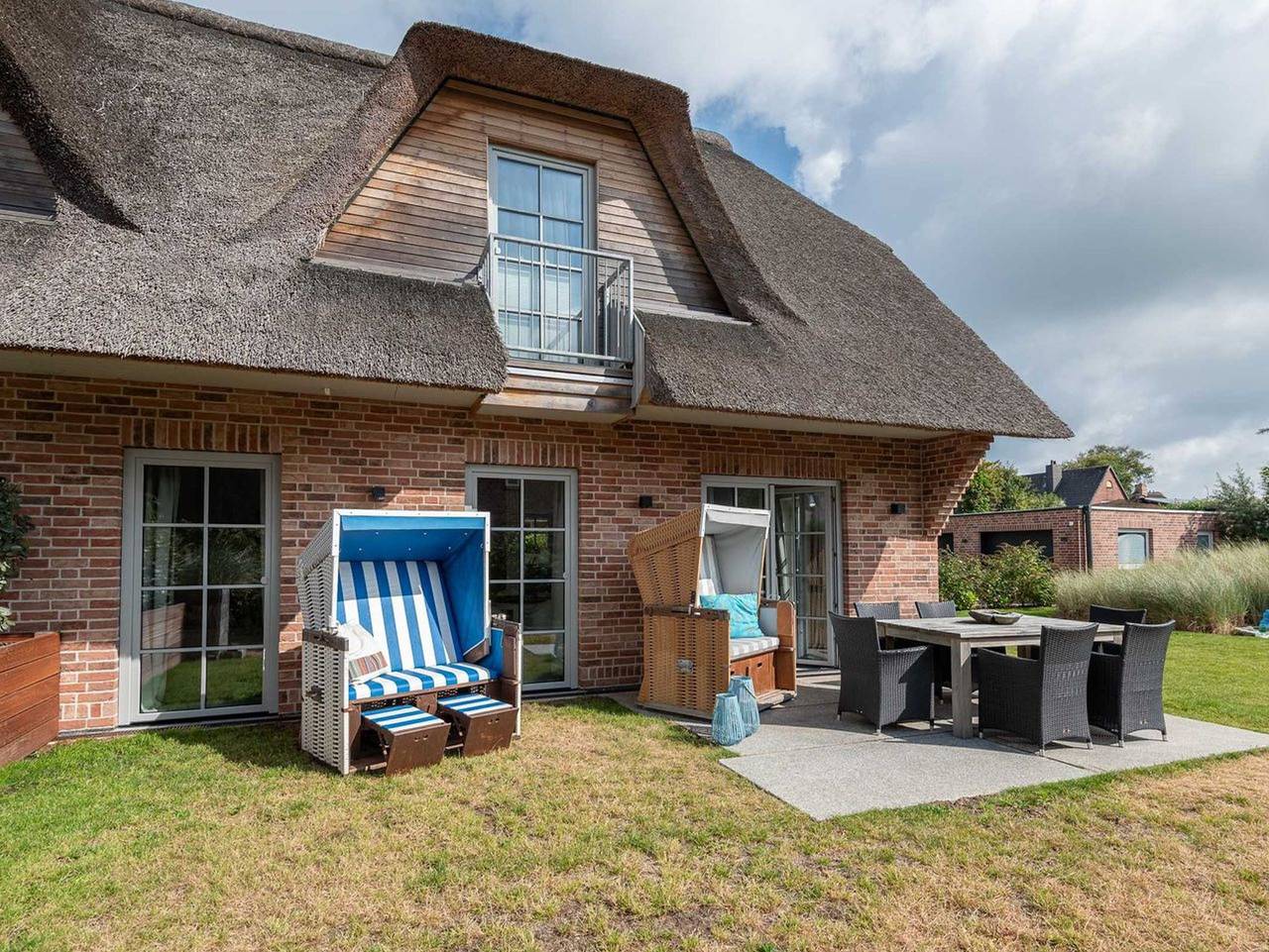 Senskiin Lee - Moderne & nachhaltige Haushälfte mit ca. 110 m² Wohnfläche für bis zu 6 Personen in Wenningstedt, Sylt