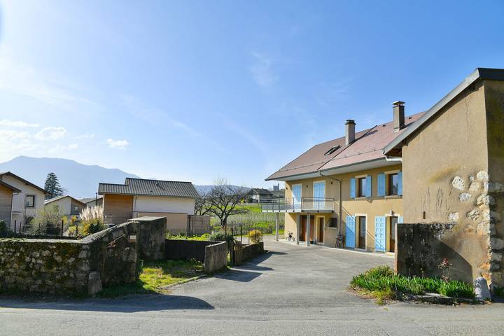 Apartamento entero, Apartamento "Aux Volets Bleus" - Wifi, Planta Baja, Parking in Chignin, Chambéry region