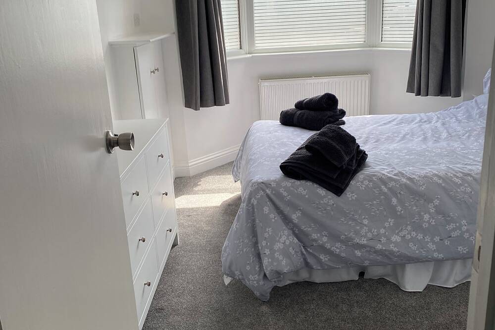 Entire apartment, The Laurels Lovely Town Centre Apartment-\nfive Minutes From The Train Station in Chelmsford, Essex