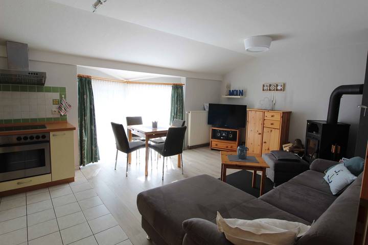 Apartamento de férias inteiro, Böltser Hus Wohnung mit Balkon in Kraksdorf, Neukirchen