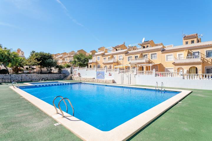 Vacation rental for 8 people, with Yard in Valencia Region