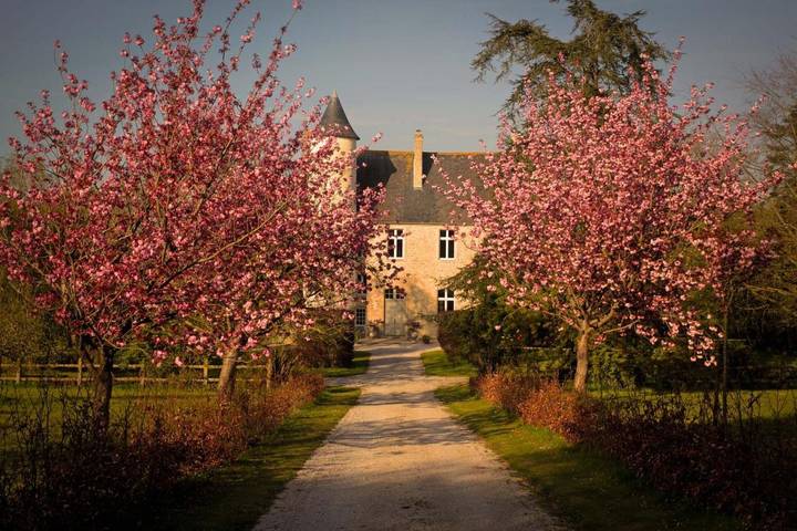 Location de vacances pour 8 personnes, avec Terrasse et Jardin ainsi que Piscine et Vue à Monfréville