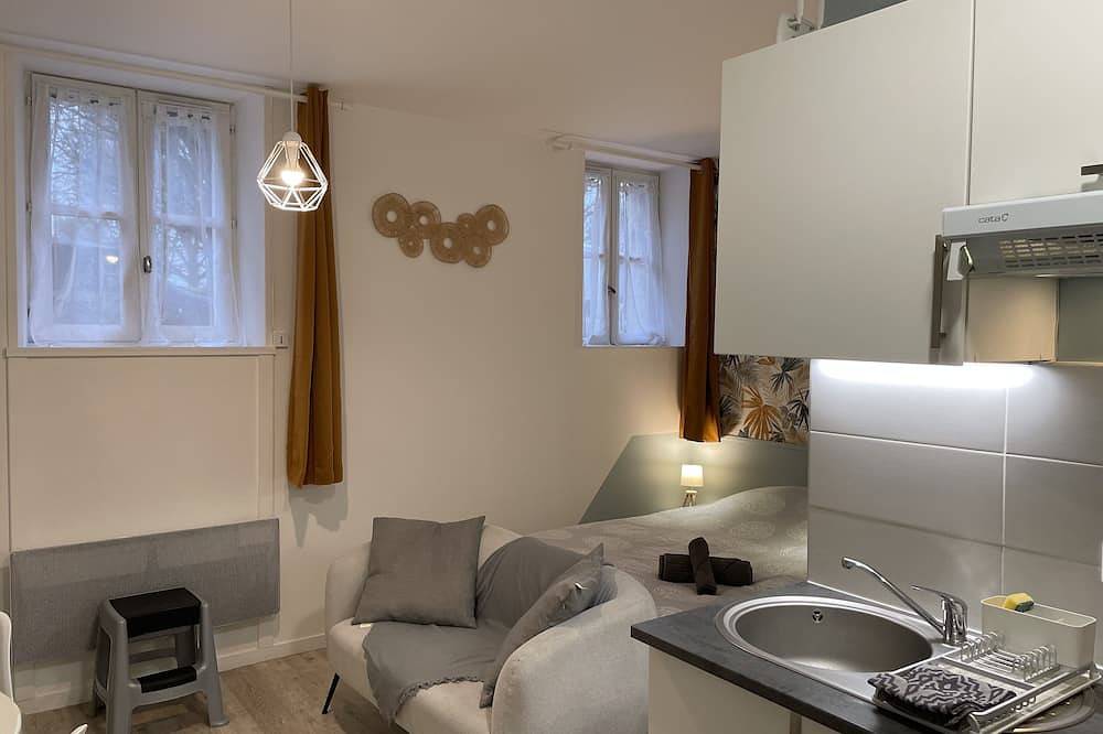 Appartement entier, Studio meublé au Rdc très proche des thermes (n°37) in Rochefort, Région de Rochefort