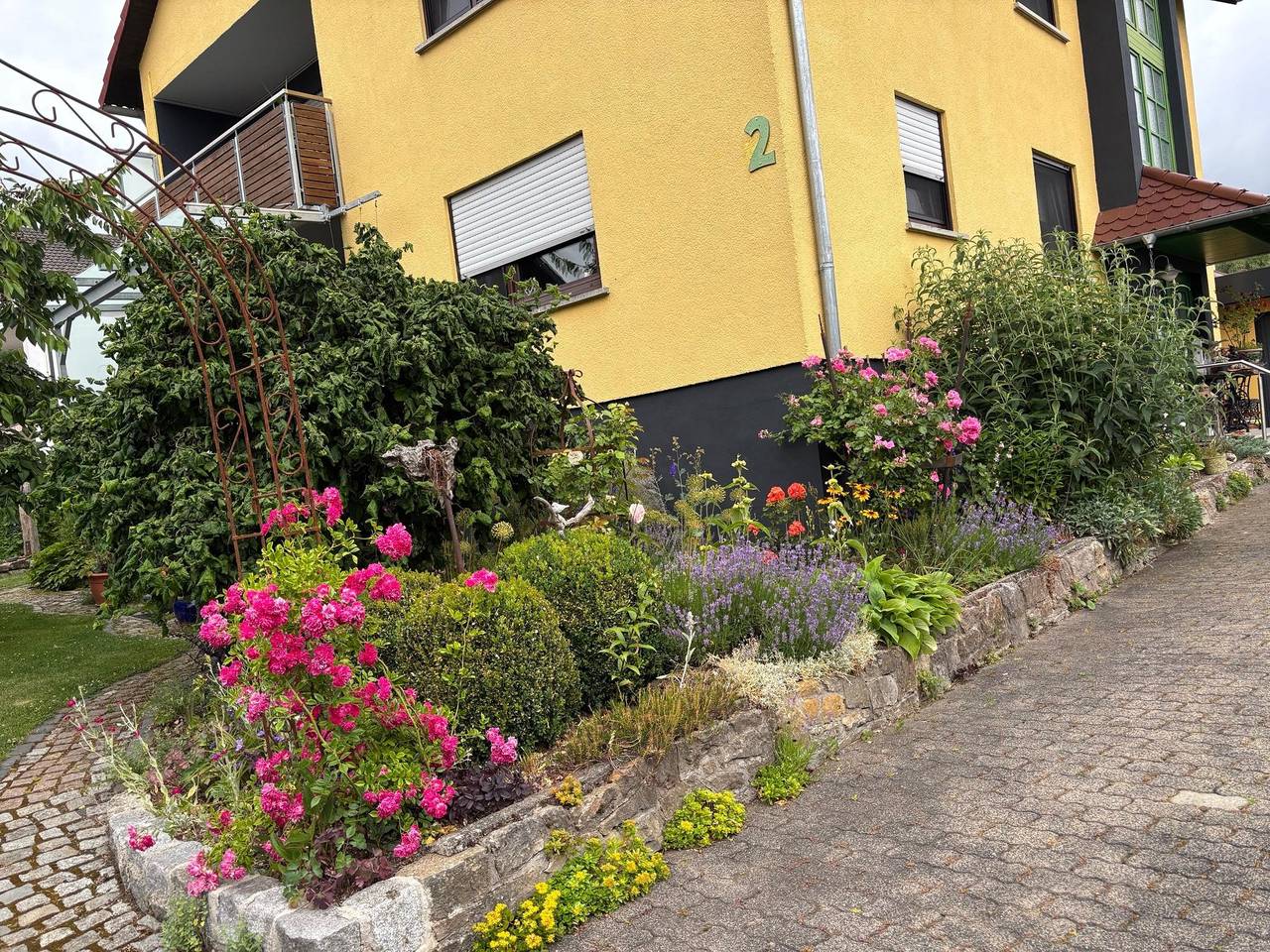 Ferienwohnung „Grüne Oase“ - Ferienwohnung 86 m² mit Balkon in Bischofsheim an der Rhön, Rhön-Bayern