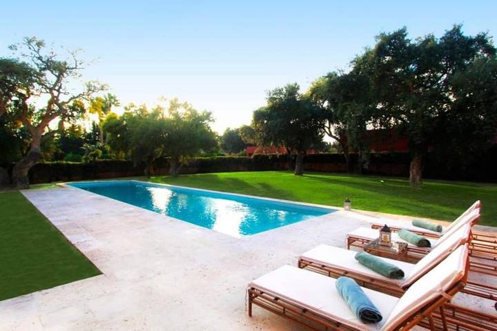 Chalet para 10 personas, con jacuzzi además de jardín y piscina en Campo de Gibraltar - 2