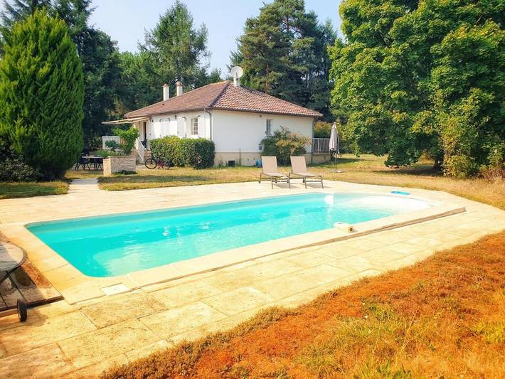 Maison de vacances pour 6 personnes, avec Balcon et Terrasse ainsi que Jardin et Piscine à Selles-sur-Cher